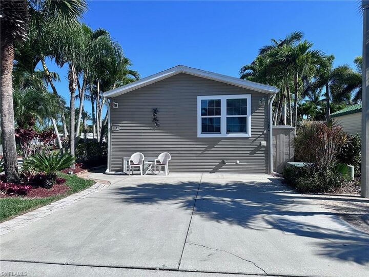 Property Photo:  1382 Silver Lakes Blvd  FL 34114 