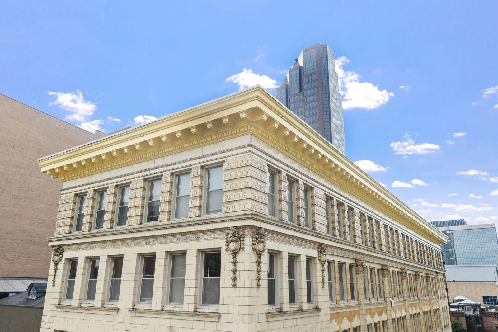 Property Photo:  488 Wabasha Street N 502  MN 55102