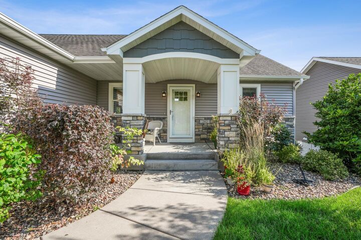 Property Photo:  282 Glenmeadow Street  WI 54022 