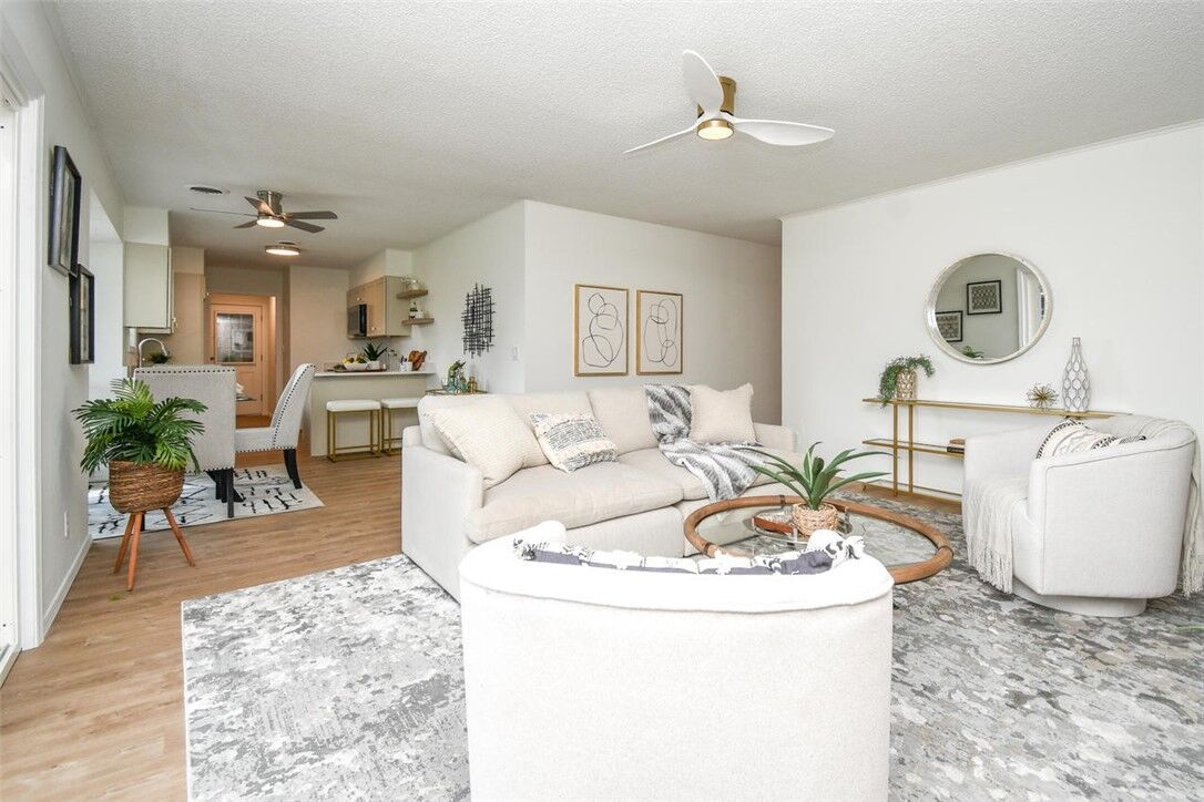 Property Photo:  1522 W Gum Street  AR 72758 