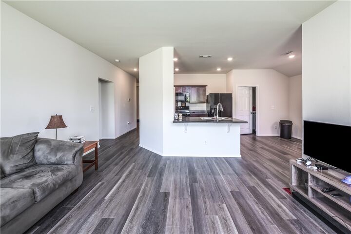 Property Photo: 1402 S Corsac Street AR 72761