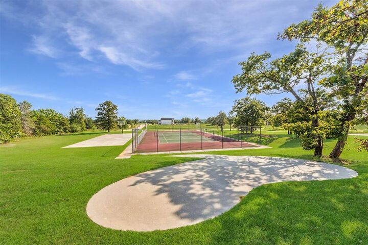 Property Photo: 3417 Glastonbury Way OK 74587