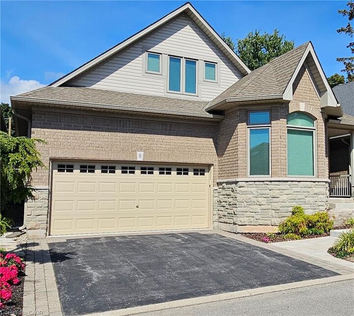 Property Photo:  2141 Caroline Street 8  ON L7R 1L7 