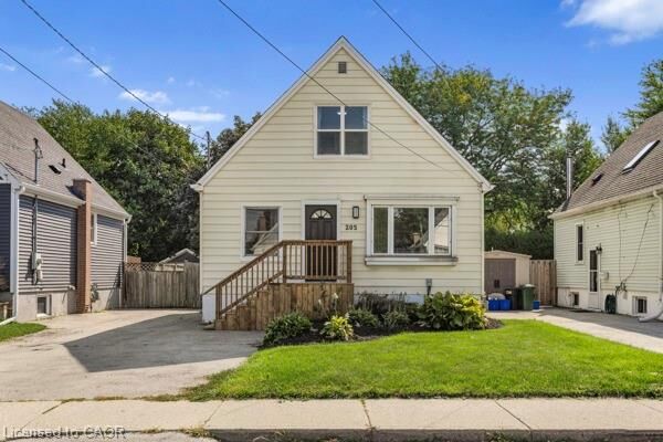 Property Photo:  205 East 26th Street  ON L8V 3C7