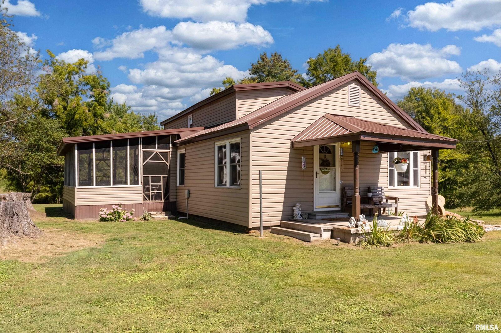 Property Photo: 4693 State Route 14 Highway IL 62859