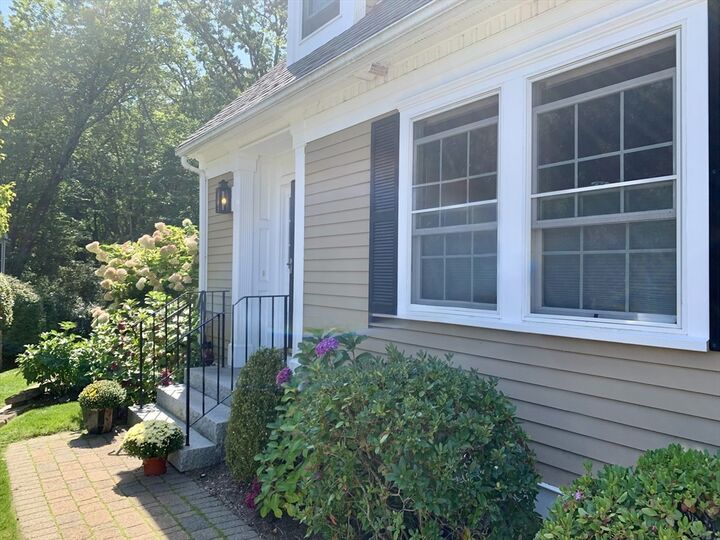 Property Photo:  4 Derby Ln F  MA 01952 