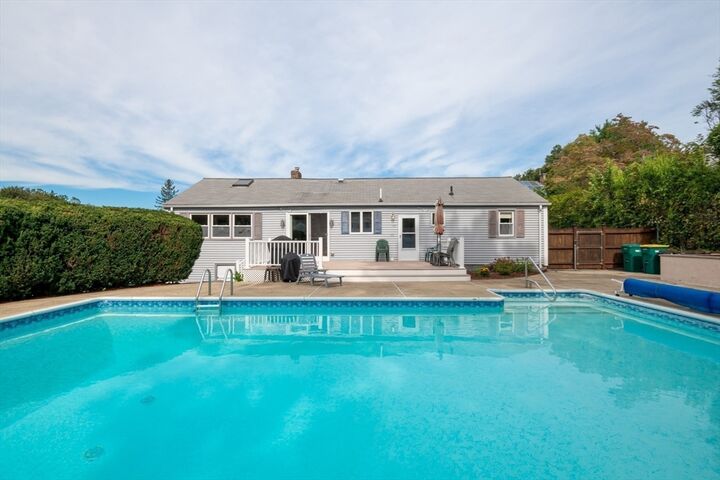 Property Photo:  19 Day Circle  MA 01801 