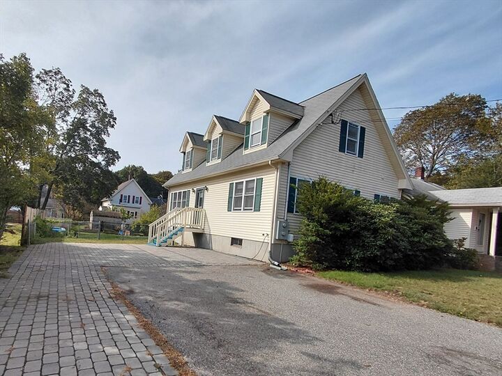 Property Photo:  1 Maplewood Ave 1  MA 01843 