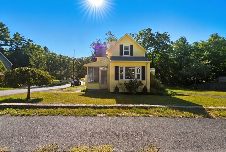 Property Photo:  32 Park Ave  MA 01949 