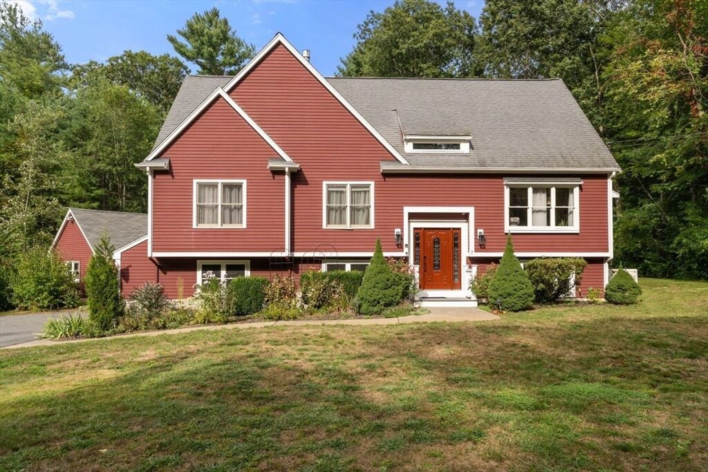 Property Photo:  7 N Washington St  MA 02766 
