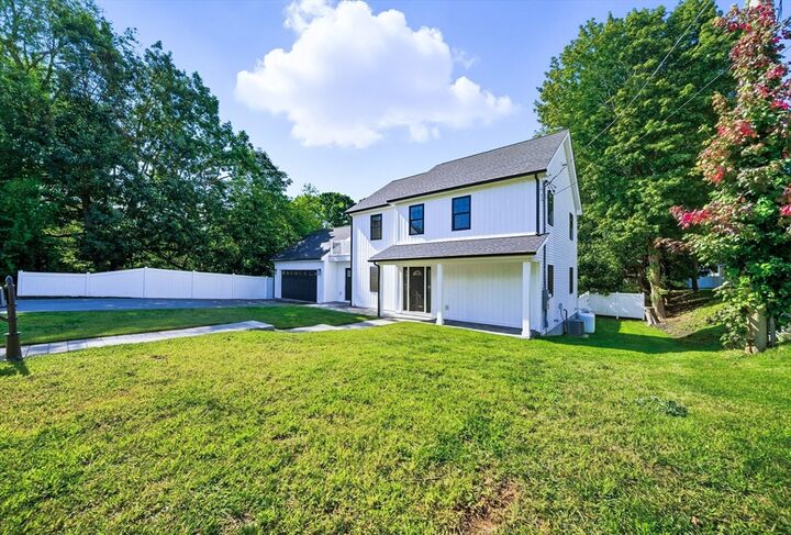 Property Photo:  15 Lakeside Dr  MA 01545 