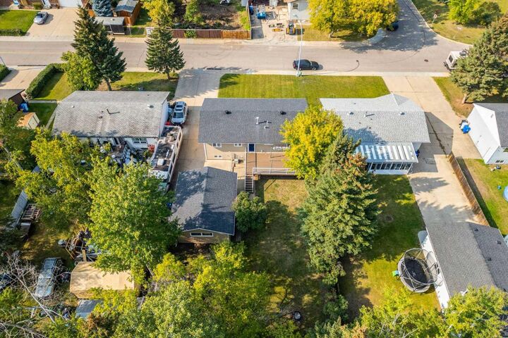 Property Photo:  3 May Crescent  AB T9H 1J8 