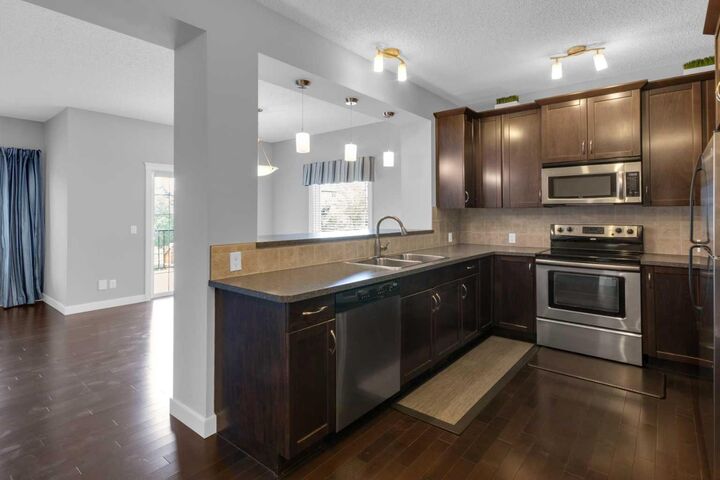 Property Photo:  57 Evanscove Manor NW  AB T3P 0E5