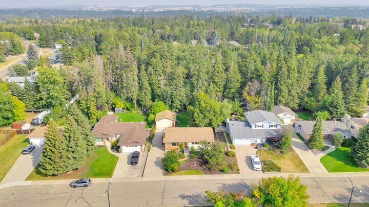 Property Photo:  69 Pamely Avenue  AB T4P 1L2 