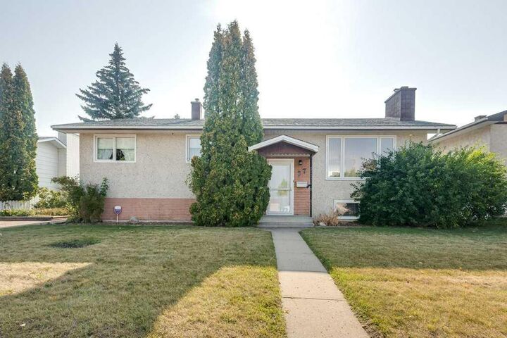 37 Mitchell Avenue  Red Deer AB T4N 0L7 photo
