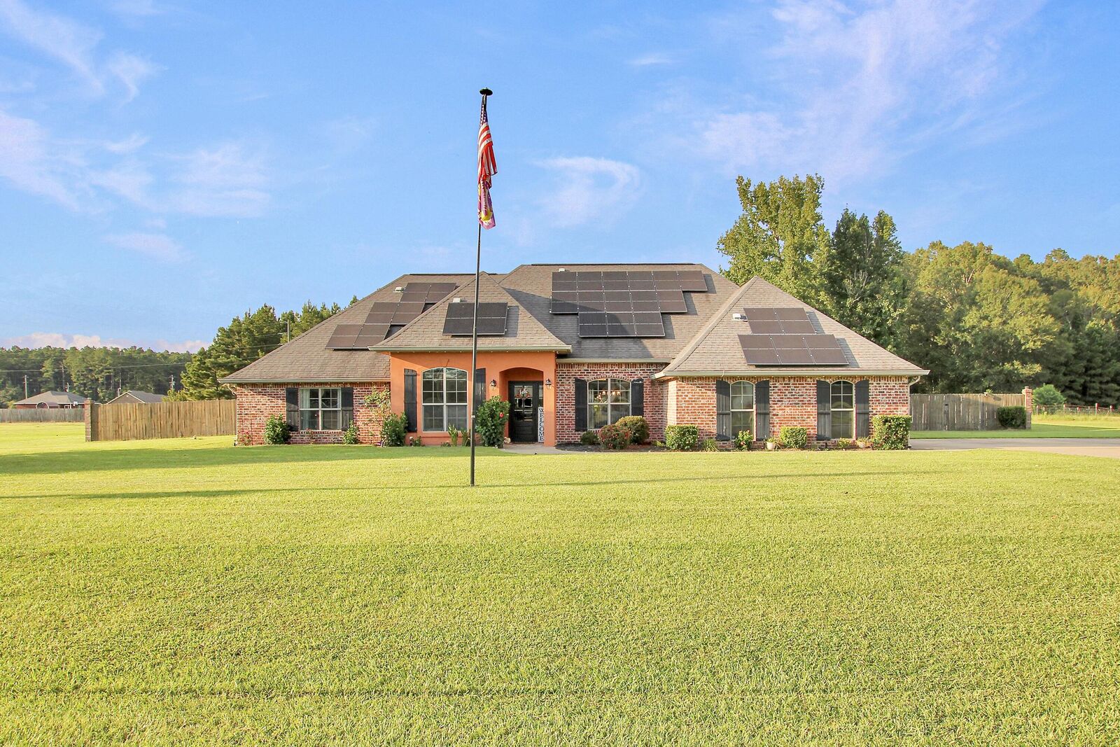 Property Photo: 119 Eagle Pt Dr LA 71446