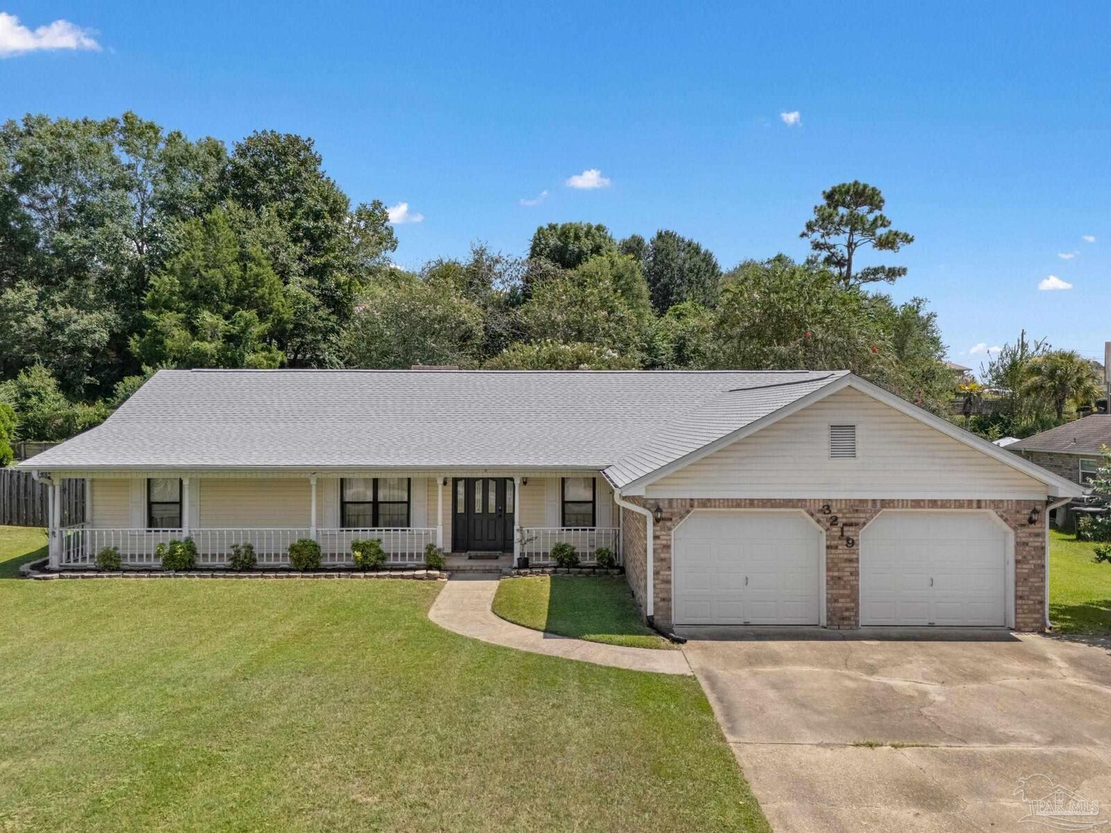 Property Photo:  3219 Windmill Cir  FL 32533