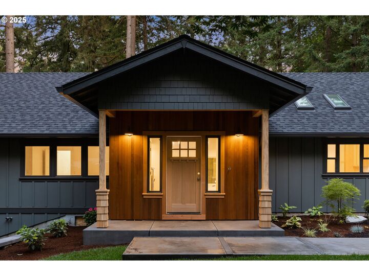 Property Photo:  6260 SW Miles Ct  OR 97219 