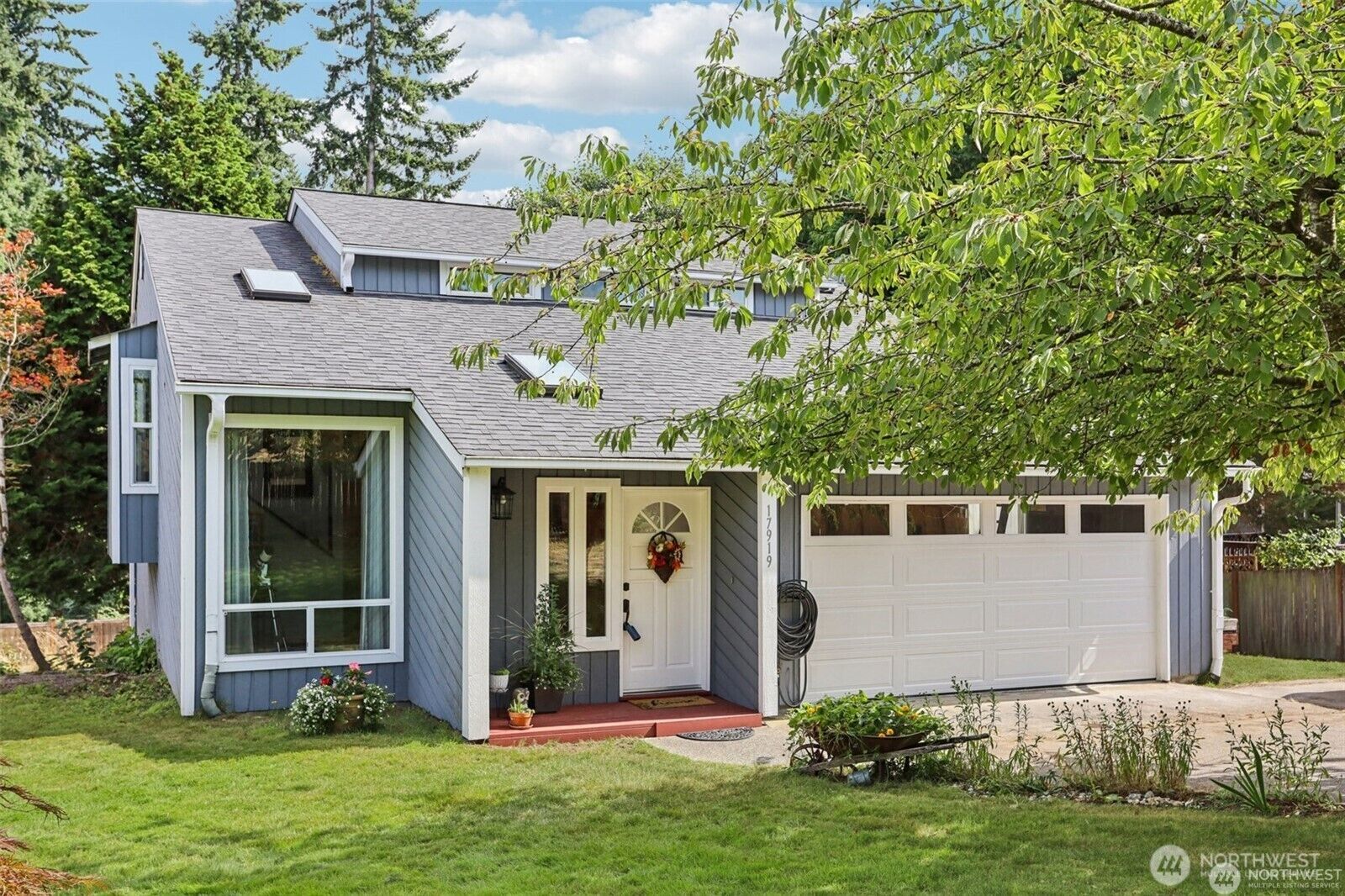 Property Photo:  17919  Larch Way  WA 98037 