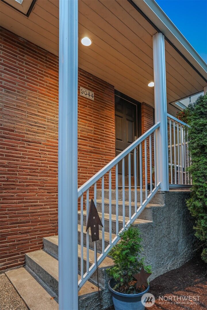Property Photo: 9044 15th Avenue NW WA 98117