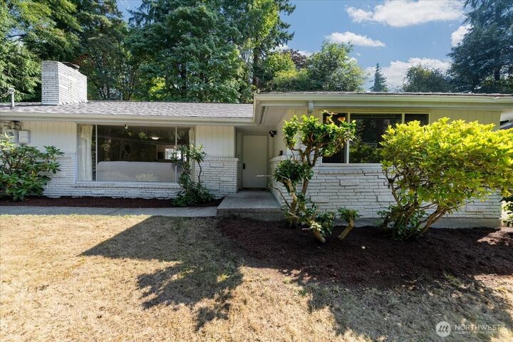 Property Photo:  4332 W Mercer Way  WA 98040 