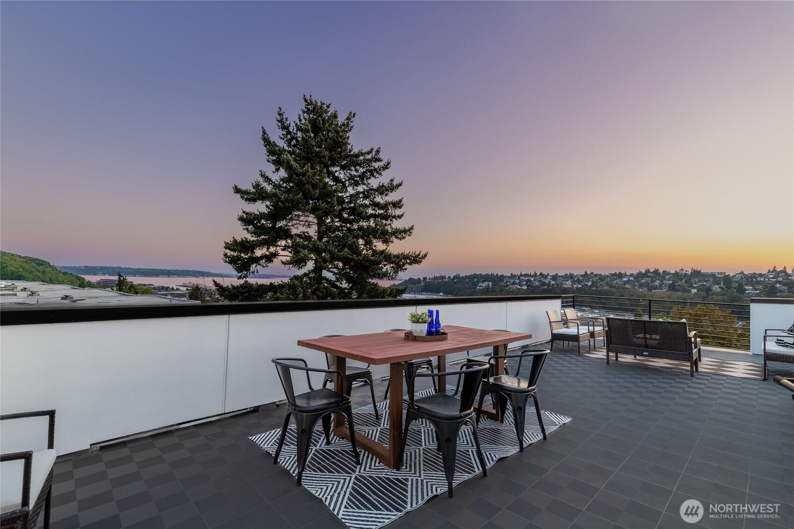 Property Photo:  2538  14th Avenue W A  WA 98119 