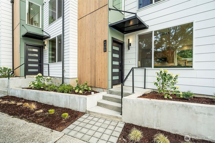 6408  Fauntleroy Way SW  Seattle WA 98136 photo