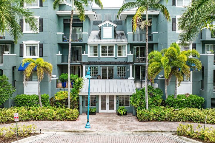 Property Photo:  255 NE 3rd Avenue 2503  FL 33444 
