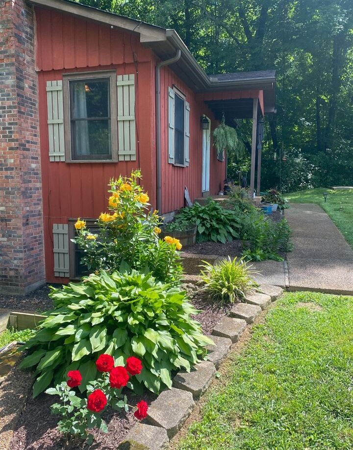 Property Photo:  331 Longear Circle  KY 42164 