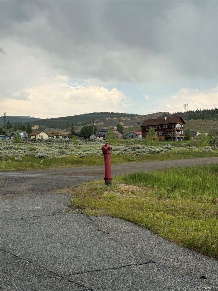 Property Photo:  623 E 8th Street  CO 80461 