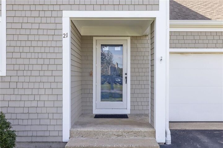 Property Photo:  21 Woodlawn Circle 21  RI 02832 