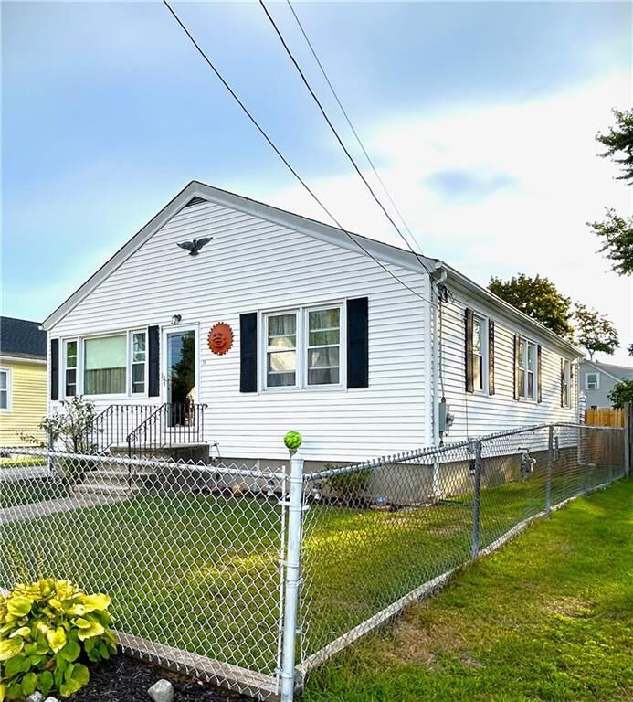 Property Photo:  20 Dickinson Avenue  RI 02904 