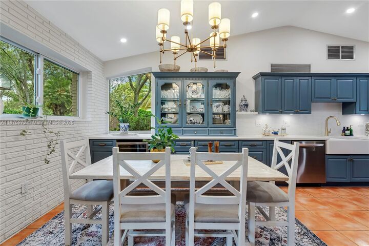 Property Photo:  8465 SW 96th St  FL 33156 