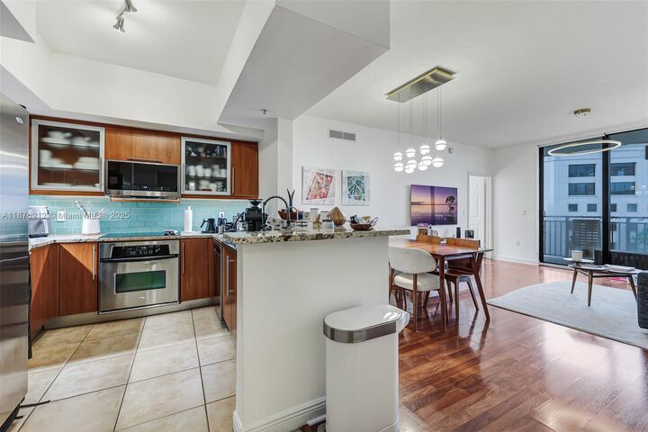 888 S Douglas Rd 1117  Coral Gables FL 33134 photo