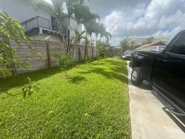 Property Photo: 1129 NW 5th Ave FL 33034