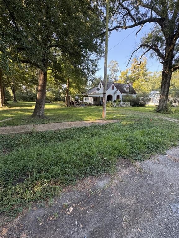 Property Photo:  201 Powers Street  LA 70591 