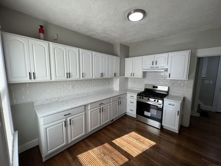 Property Photo:  869 Woodward Avenue  CT 06512 