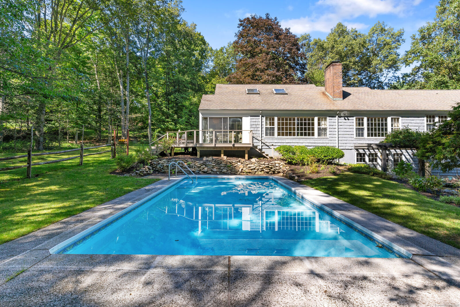 Property Photo:  71 Jonathan Road  CT 06840 