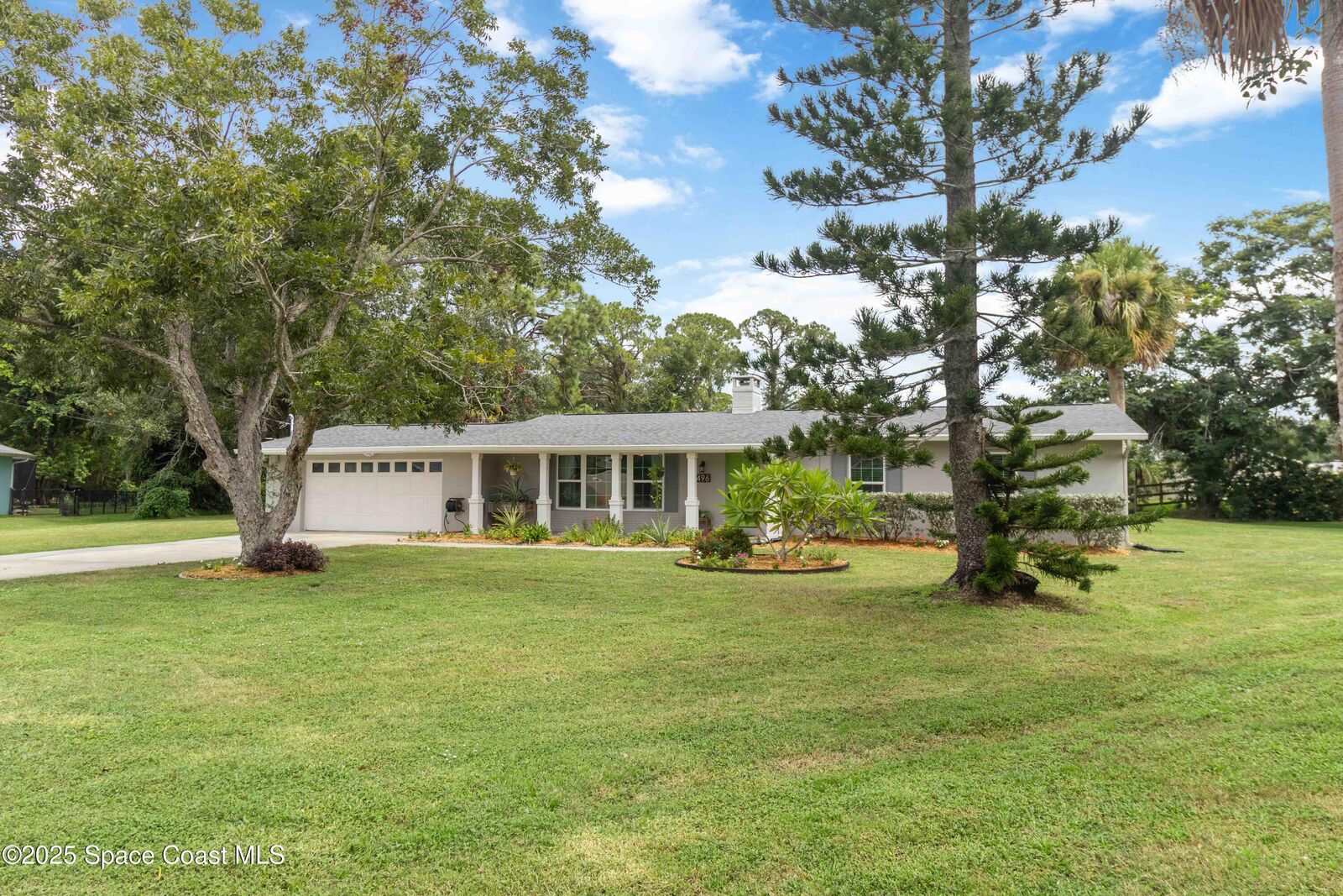 Property Photo: 496 Tina Place FL 32952