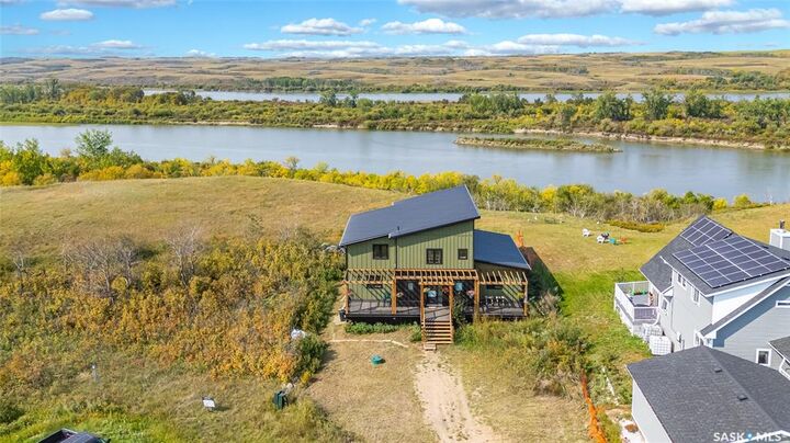 Property Photo: 322 Laurier Crescent SK S0K 2L0
