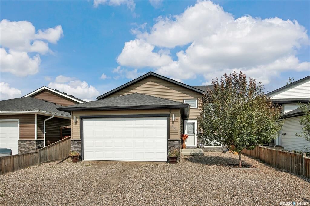Property Photo:  88 Martens Crescent  SK S0K 4S3 