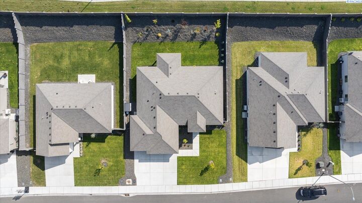Property Photo: 10514 Chinook Dr WA 99301