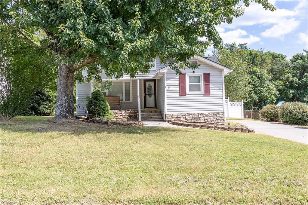 Property Photo:  401 N 3rd Avenue  NC 27027 