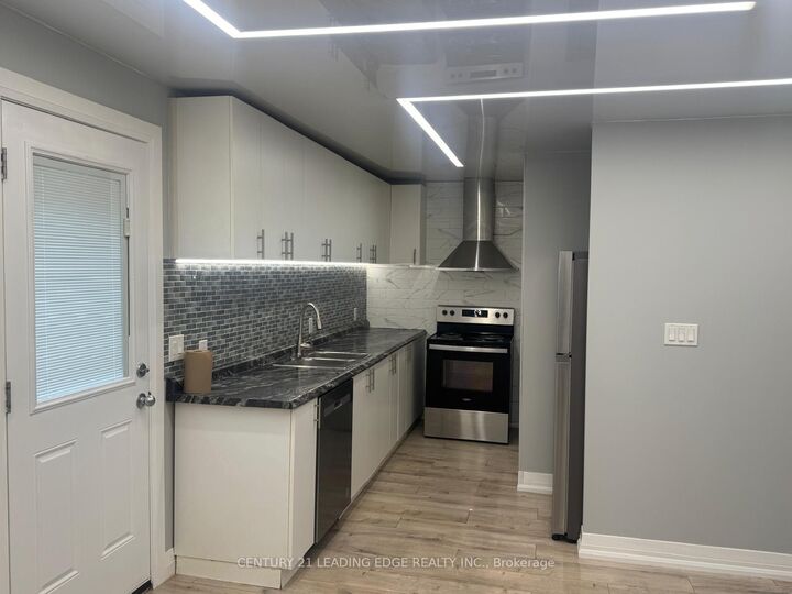 Property Photo:  25 Glenelg Street  ON K9V 1Y8 
