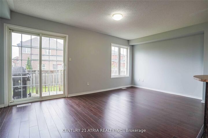 1424 Rennie Street Main  Oshawa ON L1K 0N8 photo