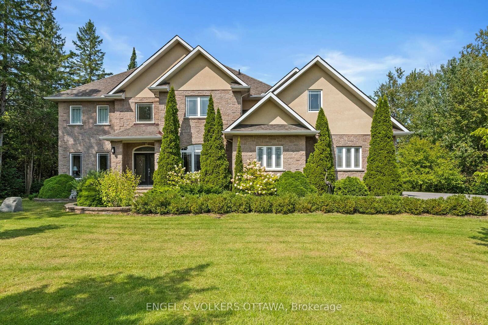 Property Photo: 6163 Elkwood Drive ON K4P 1N1