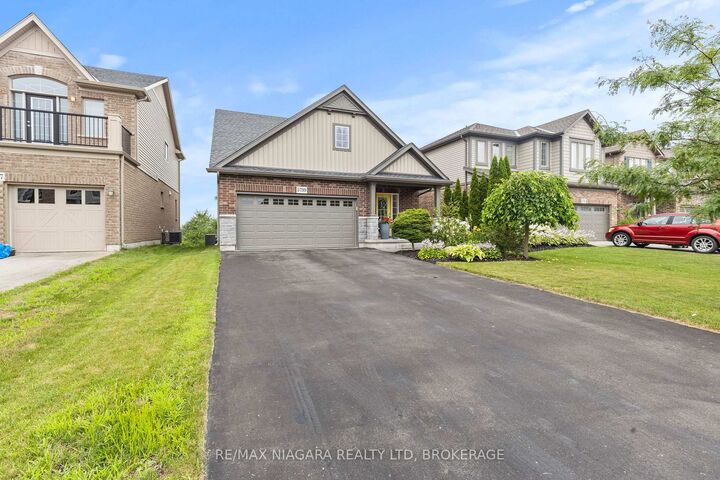 Property Photo:  5799 Osprey Avenue  ON L2H 0G2 