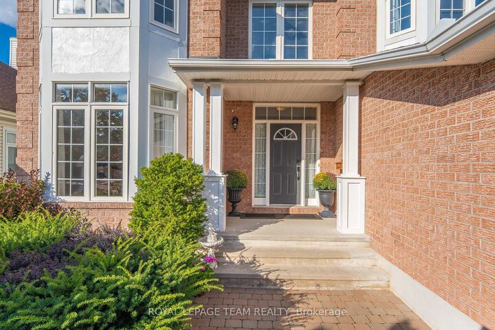 Property Photo:  19 Black Tern Crescent  ON K2M 2Z4 