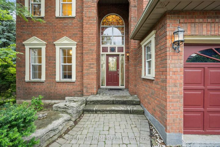 Property Photo:  2322 Woodridge Way  ON L6H 6S3 