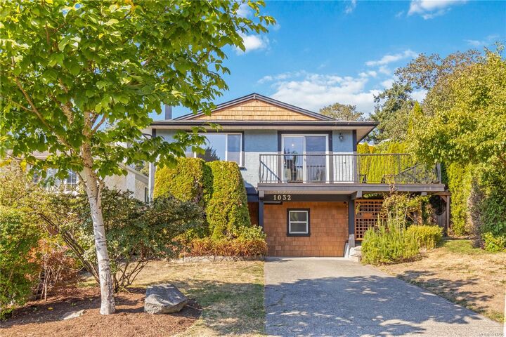 1032 Leeds Pl  Saanich BC V8X 4B9 photo